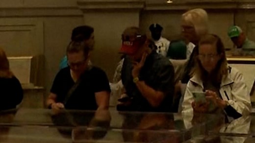 National Archives displays entire U.S. Constitution