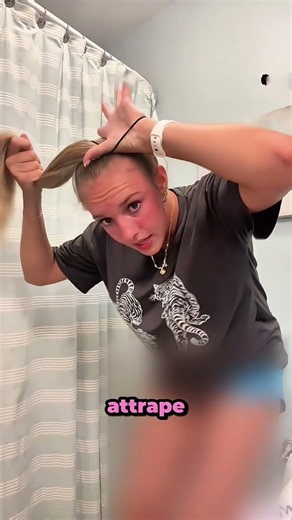 Comment réaliser un chignon décoiffé qui tient bien en place