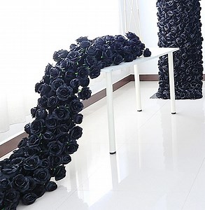 Black Rose Wedding Aisle Flowers: Stair & Sweetheart Decor - Etsy