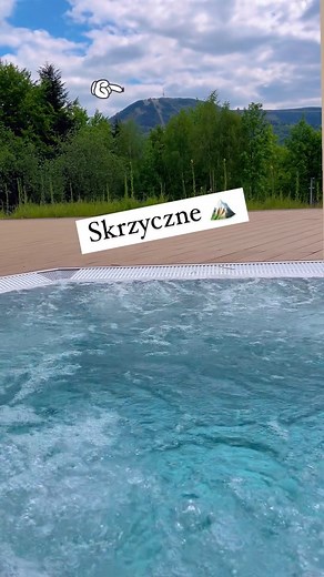 🫧 Zanurz się w relaksie… Z jacuzzi z widokiem na Skrzyczne wszystko smakuje lepiej — nawet chwila ciszy. 🌄💦 🔥 Gorąca woda, górskie powietrze i ten moment, kiedy nic nie musisz. Brzmi jak plan? To wpadaj do FLOW — tu relaks wchodzi na wyższy poziom! ✨ 📍Mercure Szczyrk Resort #PoczujTenFLOW #JacuzziZWidokiem #SzczyrkNaWypasie | FLOW - Water & Fun