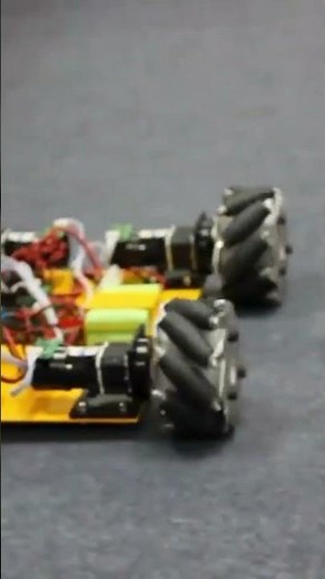 This Arduino Robot Car Moves In Every Direction 😳⚡