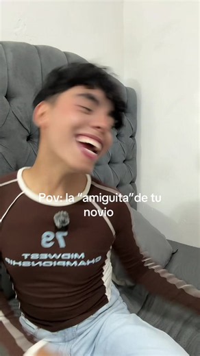 Pov: la “amiguita” de tu novio — video corto de humor