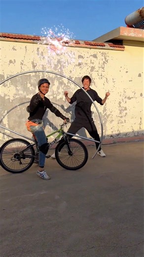 Sepeda Ajaib Bisa Salto! Percobaan Kedua Malah Bikin Kaget 😂