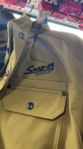 Wild Wednesdays mid week treat check it out!@SnaponTools #mechaniclife #mechanicsoftiktok #snapon #tools #jackets
