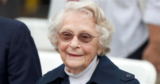 Virginia McCaskey, Chicago Bears owner, dies at 102