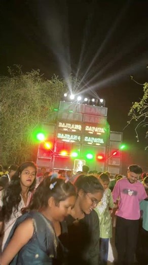 Bajrang band vage bhabhi nachva java de 🤩🥂