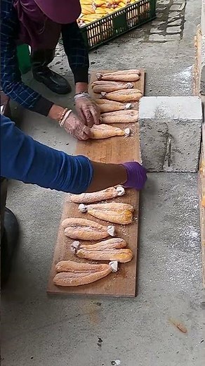 Traditional method of making mullet roe revealed! 🧂🐟 #MulletRoe #TraditionalFood #FoodCraft