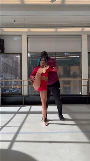 Sasha Banks workout | Full leg stretch