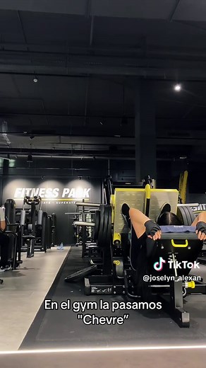 En el gym la pasamos “Chevre” 💪🏻🏋️ . #moodgym #gymmotivation #gymmodel #parati