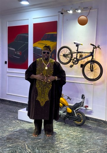 A COFFEE BROWN Suede Agbada by @godwon_couture ============================== WHATSAPP📲: 08038621128 #agbada #damask #velvetagbada #suede #blackagbada