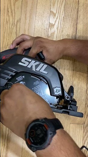 How to change the blade on a Circular saw | SKIL PWR Core 20 7-1/4 Saw