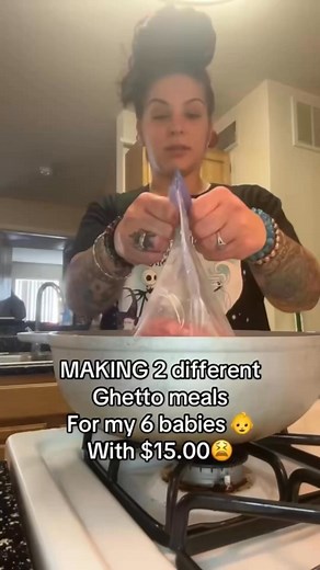 Watch me cook 👩‍🍳 2 different GhEtto meals for my 6 kids 🥹 realistic cooking 🧑‍🍳 with a Mother 👩 of f Many 😍 and a grandma 👵 to some ❤️ | Brittany Baez