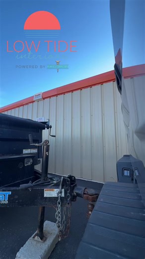 Loading the trailer doesn’t get much better than this. 😂#construction #remodeling #renovation #conwaysc #myrtlebeach