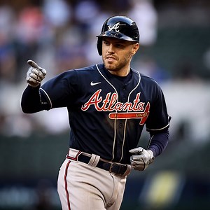 110K views · 4.8K reactions | Freddie Freeman has done it again! For the 2nd straight night, Freeman gives Atlanta an early lead. | MLB | Facebook