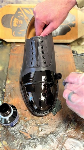 Built different. Finished properly. This pair came in tired, dry and forgotten. Deep clean. Strip back. Rebuild the leather. Conditioned, waxed and layered to a true mirror finish using Saphir products trusted worldwide. No shortcuts. No silicone fillers. Just proper ingredients doing what they’re meant to do. If you want your shoes to look like this - it’s not luck, it’s product and process. We use and stock premium Saphir Medaille d’Or 1925 Pate de Luxe, creams and conditioners on our website.