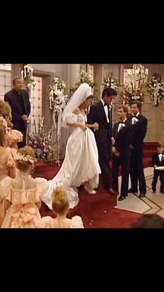 Jesse and Becky's Heartfelt Wedding Moment in Fuller House