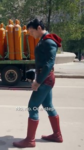 10M views · 70K reactions | ¡Dato curioso de esta escena … Esa niña es la hija del coordinador de especialistas (Adam Hart) #Superman | Darkseid is Ω | Facebook