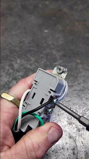 Avoid Electric Shocks at Home with This Essential Tip ⚡ #ElectricalTester #SafetyFirst