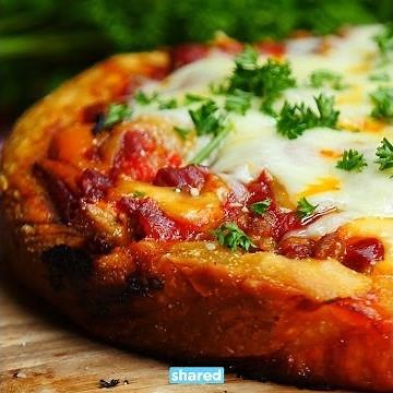 Slow Cooker Deep Dish Pizza