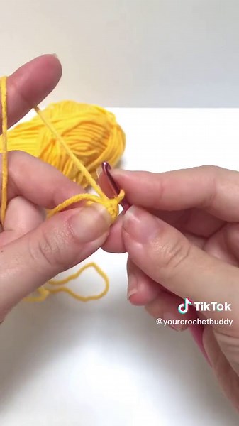 Tutorial Lengkap Membuat Gantungan Kunci Bunga Crochet
