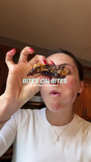 Bites on bites is back!! For all my butterfinger lovers, or even if you just love pb and chocolate, I know you’re going to love these🥰 What you need: Dates Corn flakes cereal ( @The Real Cereal Company ) Peanut butter Maple syrup Chocolate chips Coconut oil Optional (but highly recommended) flaky salt @Maldon Salt ofc Store in the fridge or freezer:) Make these for the week and thank yourself later😘😘😘 #dates #chocolate #peanutbutter #dessert #sweettreat