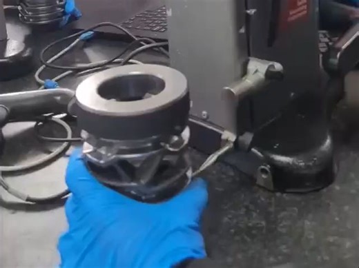 瑞士trimos一维测高仪V5车间现场快速测量工件展示