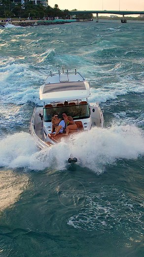 our friends take a wild ride at Haulover! #funny #waves #roughseas #hauloverinlet 🎉🎂 Celebrating 🎉 10 years of ZIPZAPPOWER! 2014-2024 🎂 | Zip Zap Power