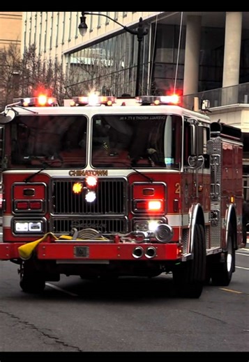 DCFD Engine 2 Responding to Emergency Call