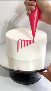 467K views · 376 reactions | How to drip the cake easy tutorial #fbreels #fbreelsfypviral #fbreelsvideo #FacebookPage #dripcake #birthdaycakes | HAFSI | Facebook