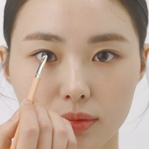 Watch 221 Eyeline Definer on Amazon Live