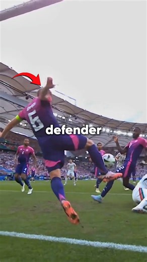 This Defender Scores More Goals than the Wingers 🤯 #defender #sergioramos #winger #football #soccer