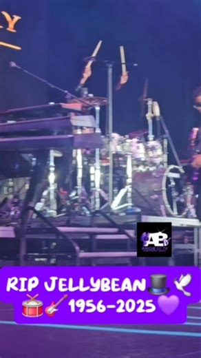 Angie Betv on Instagram: "Garry Johnson "Jellybean" (11/19/56-11/21/25) Ricky Freeze Smith 🎸 & Tori Ruffin🎸 introducing Jellybean🥁 on stage at the Ohio State Fair 7/26/25. Rest in Paradise Bean!🎩🕊🥁🎸💜💔 #morrisdayandthetime #jellybeanjohnson #legend #TheTime #angiebetv #fypシ #ohiostatefair"