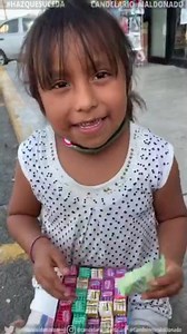 18M views · 466K reactions | Hace unos días saliendo de un seven me encontré con esta pequeñita que vende chicles en Monterrey... Al preguntarle por su sueño, por aquello que le gustaría ser de grande a mí me rompió el alma... La pequeñita no entiende su presente ni imagina su futuro, ella inocentemente sueña con un día ser Doctora. Hay mucho por hacer humanidad. Candelario Maldonado. | Candelario Maldonado | Facebook