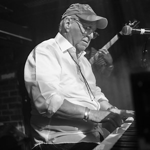 Cort Concert & Tour History  | Concert Archives