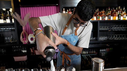 Flour Modern Pasta Bar brings fresh noodles, creative sauces, 'funky' cocktails to Polaris