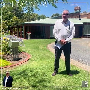 SELLING NOW 📍 27 Kalinya Road, Wangaratta South 🛏️ 4 bed 🛁 2 bath 🚗 6 car NEW PRICE 💲 $1,380,000 𝘊𝘳𝘢𝘧𝘵𝘴𝘮𝘢𝘯 𝘣𝘶𝘪𝘭𝘵, 𝘪𝘮𝘮𝘢𝘤𝘶𝘭𝘢𝘵𝘦 & 𝘖𝘜𝘛𝘚𝘛𝘈𝘕𝘋𝘐𝘕𝘎 𝘪𝘯 𝘦𝘷𝘦𝘳𝘺 𝘸𝘢𝘺 Red alert lifestyle buyers. If you want a quality home, a few acres, great shedding, plus a pool without being too far out of town, then take a look at this! Number 27 Kalinya Road, South Wangaratta is impressive from the moment you arrive, featuring a high quality builders-own home on two levels 