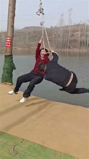 #一起荡秋千 #独乐乐不如众乐乐 #玩的就是心跳 #尽情的玩耍吧