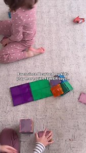 If I’m being honest, I will say I was pretty skeptical that LESS toys would really make a difference. But with 3 under 5 (at the time) and toys everywhere, I knew something had to change… so I started with decluttering just some of our toys. 👏I quickly noticed they focused better and actually used the toys to their full potentional instead of jumping all over and not really playing with any. ✨Clean-up became so much easier because we all knew where things went and could easily put them away, pl