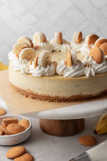 1.3K views · 21 reactions | Banana Pudding Cheesecake transforms the classic layered dessert into a show-stopping cheesecake!✨ it has a delicious Nilla Wafer crust and a creamy cheesecake filling loaded with bananas The whole family is going to love this one #recipeoftheday #bananapudding #cheesecake #cheesecakelovers #bananacheesecake | Live Well Bake Often | Facebook