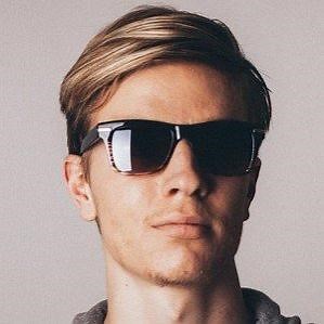 Vernon Barnard – Age, Bio, Personal Life, Family & Stats | CelebsAges