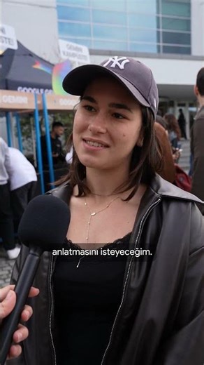 Özyeğin Üniversitesi Öğrencilerine Sorduk: Sizi En Çok Şaşırtan Gemini Özelliği Nedir? 🎤 😮 #gemini