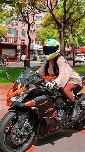 Cute girl with a cool ninja #Shorts #Motorcycle #Sportbike #BikeLife #MotoGirl #viral #usa #biker