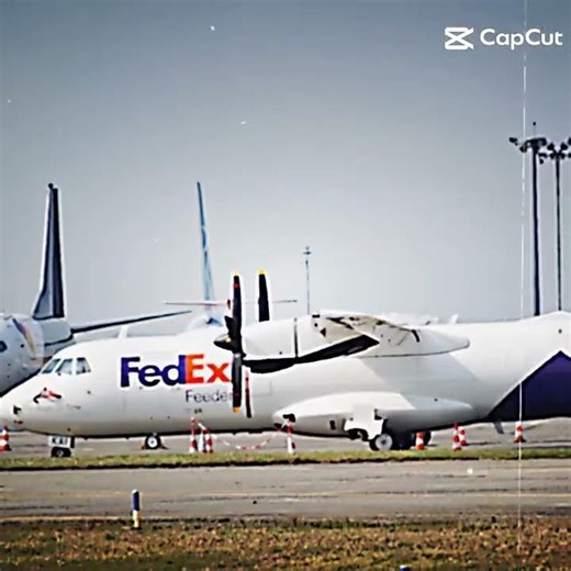 #aviation A fedex ATR-42 crash on the runway