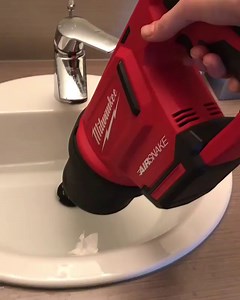 The Powered-Air, Pipe-Clearing Solution Video Credit: @protoolreviews | Milwaukee Tool