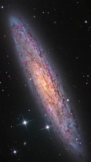 Zoom into Spiral galaxy NGC 253 #jameswebbspacetelescope