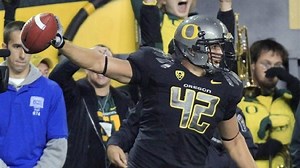 Ducks collect 41-27 win, but Darron Thomas goes down against ASU