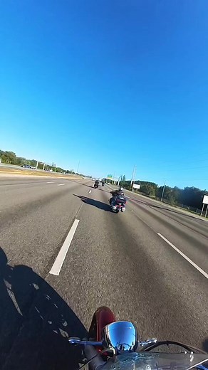 Blade Onyx recently got himself a fresh HD off the lot. I almost bought one last week. And then I remembered this incident from March 13, 2025. #Motorcycle #harleydavidson #OilLeak #BreakDown #GroupRide #LiveToRide #Yamaha | Darryl Darling