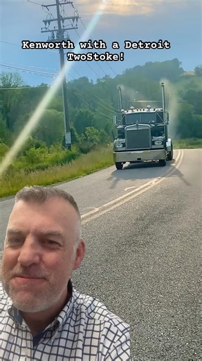 Detroit #TwoStroke that 🎧 sounds amazing #usa