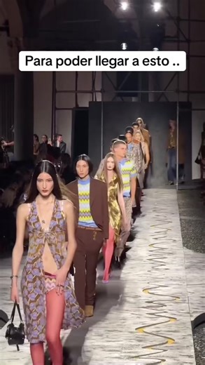 Caminando Como Modelo En La Calle: Guía y Consejos