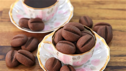 The illusion of coffee: cookies that look almost too perfect